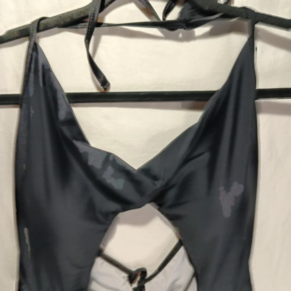 Beach sissi Womens One Piece Swimsuit Cut Out Front Lace Up‎ Back. Large